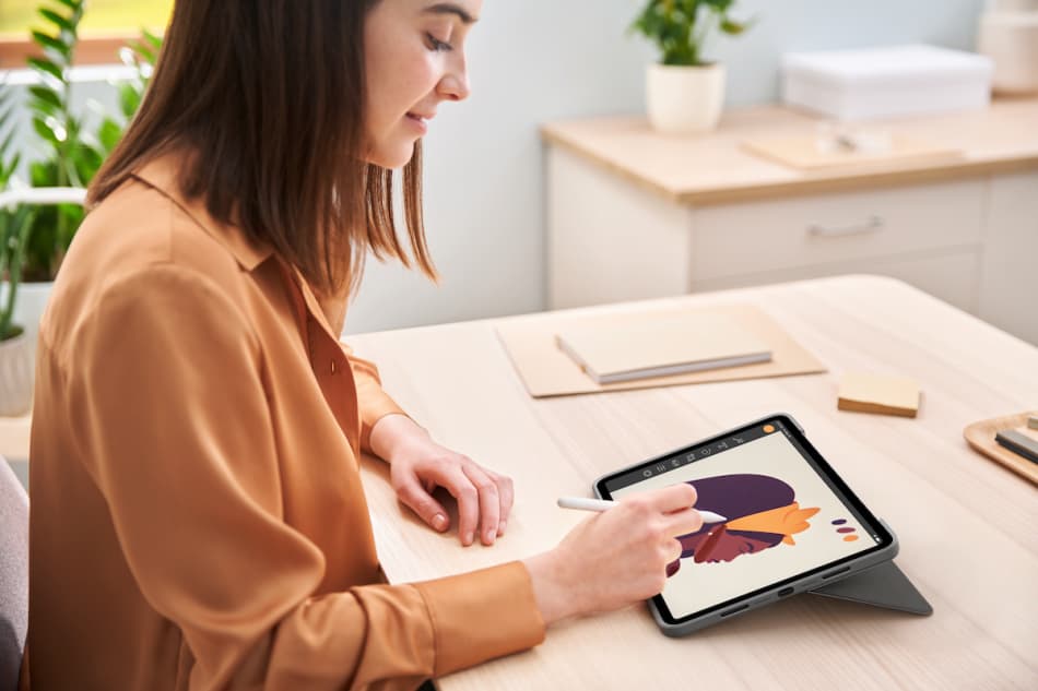 Logitech Combo Touch Available for new iPad Pro