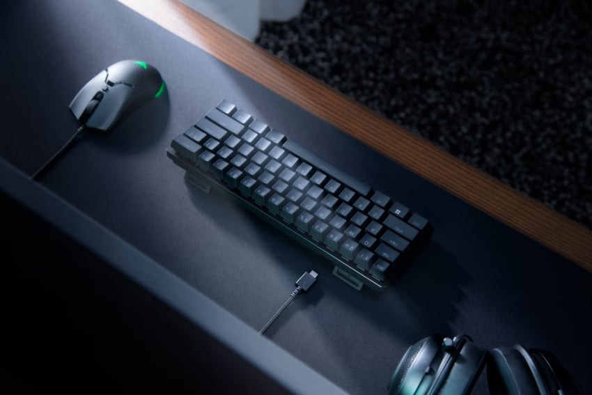 RAZER BRINGS ANALOG SWITCHES TO COMPACT KEYBOARDS WITH THE RAZER HUNTSMAN MINI ANALOG 