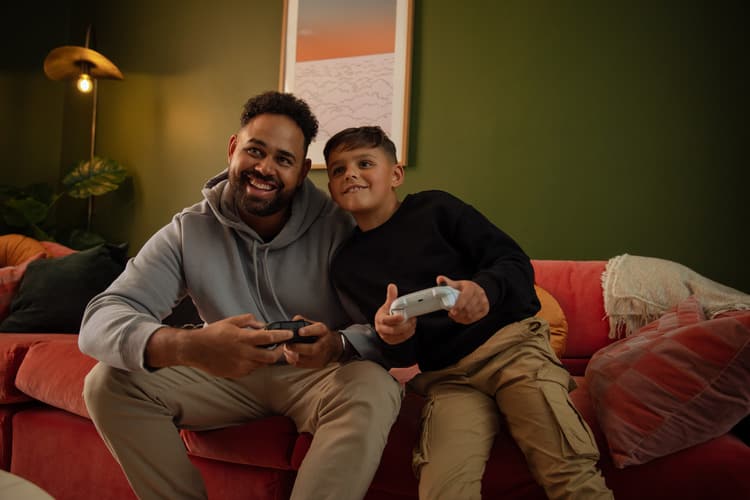 Xbox survey reveals 39% of Australians surveyed play video games over the holidays with their family members