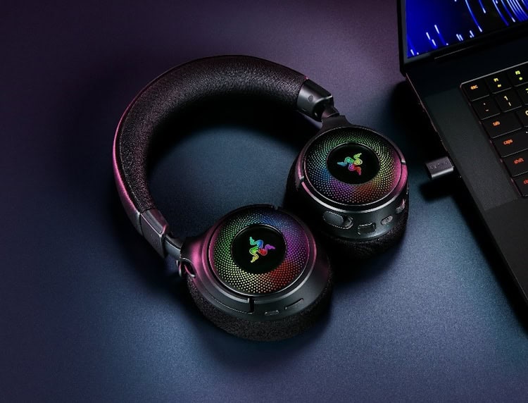 INTRODUCING THE RAZER KRAKEN V4 LINE 