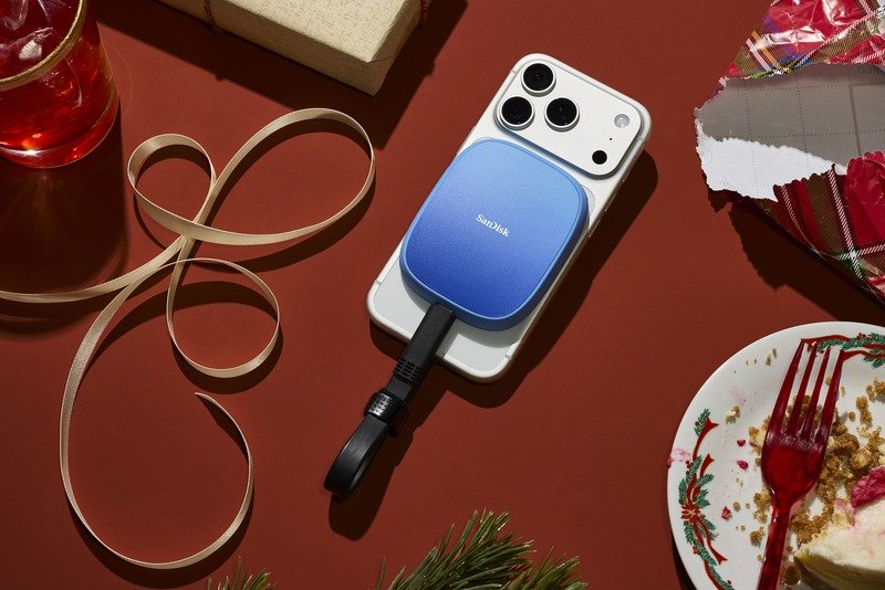 Life SNDK Creator Phone SSD 02 Holiday 2 Tech Gifts That Sleigh: SANDISK’s Holiday Must-Haves