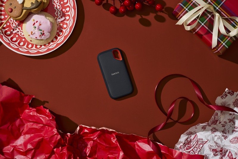 Life SNDK Extreme pSSD Holiday 2 Tech Gifts That Sleigh: SANDISK’s Holiday Must-Haves