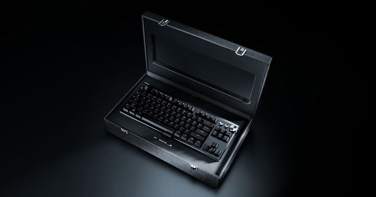 Razer Unveils The Huntsman Signature Edition