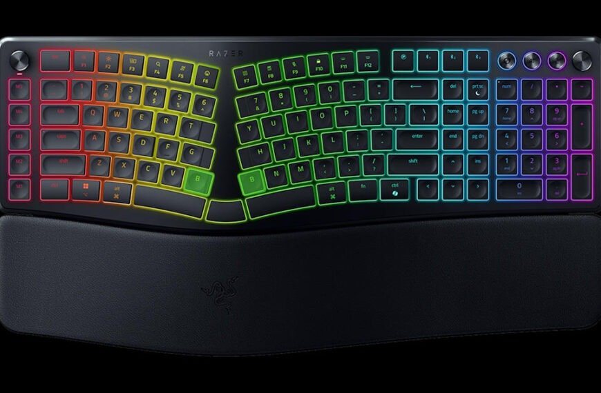 Razer Introduces The Pro Type Ergo: Split Ergonomics, Untethered Performance