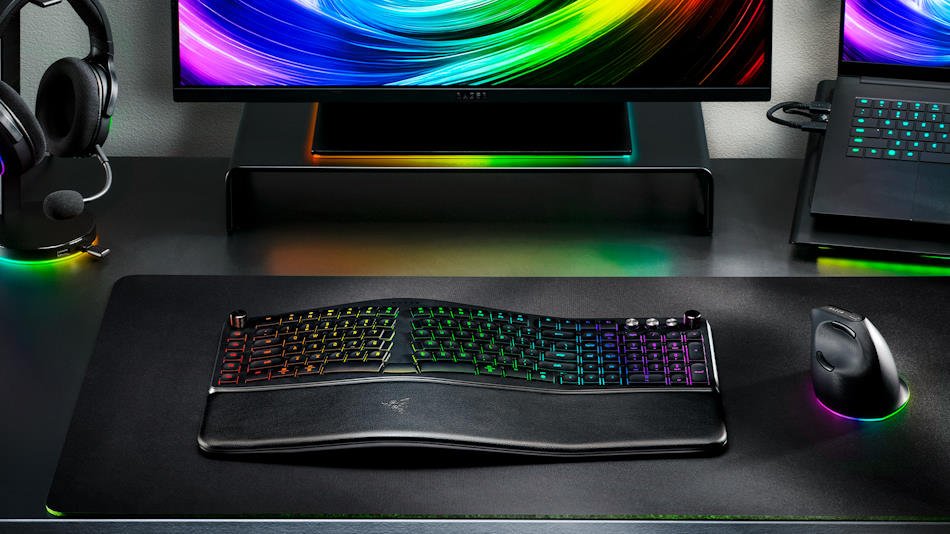 Razer Pro Type Ergo 2 Razer Introduces The Pro Type Ergo: Split Ergonomics, Untethered Performance