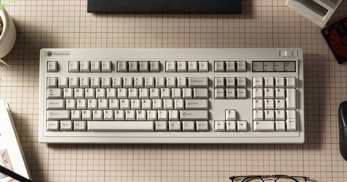 Keychron R6 QMK Wireless Mechanical Keyboard – Retro Soul, Modern Muscle
