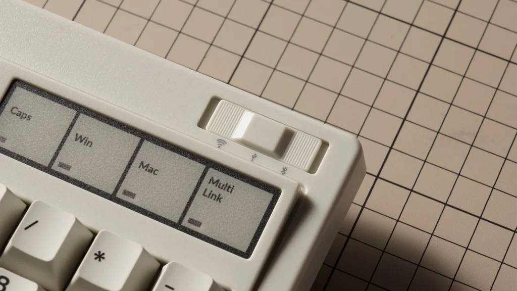 Keychron R6 QMK Wireless Mechanical Keyboard – Retro Soul, Modern Muscle