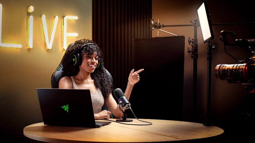 1920x1080 6 1024x576 1 Introducing The Razer Seiren V3 Pro