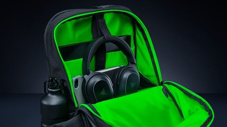 Razer Returns With The Rogue Backpack V4
