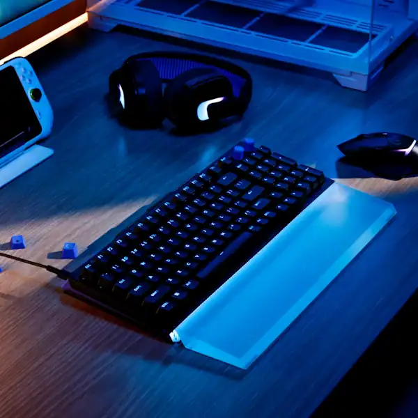g512 x 98 black lifestyle gallery 2