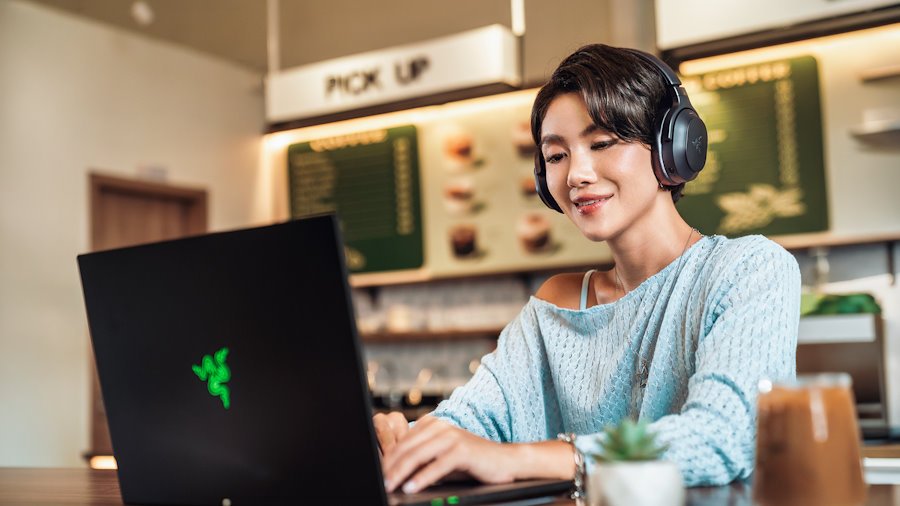 Pack Light. Play Long Razer Unveils The Barracuda V2 Pro
