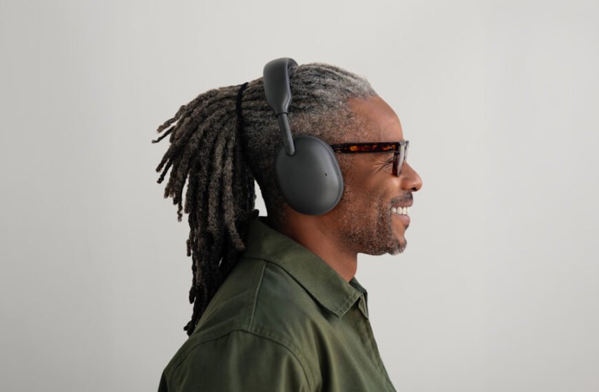 New Zone Vibe Pro: Logitech's All-Day Headset That Shifts Between Work and Life